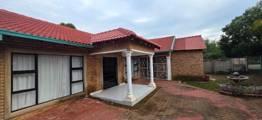 3 Bedroom Property for Sale in La Hoff North West